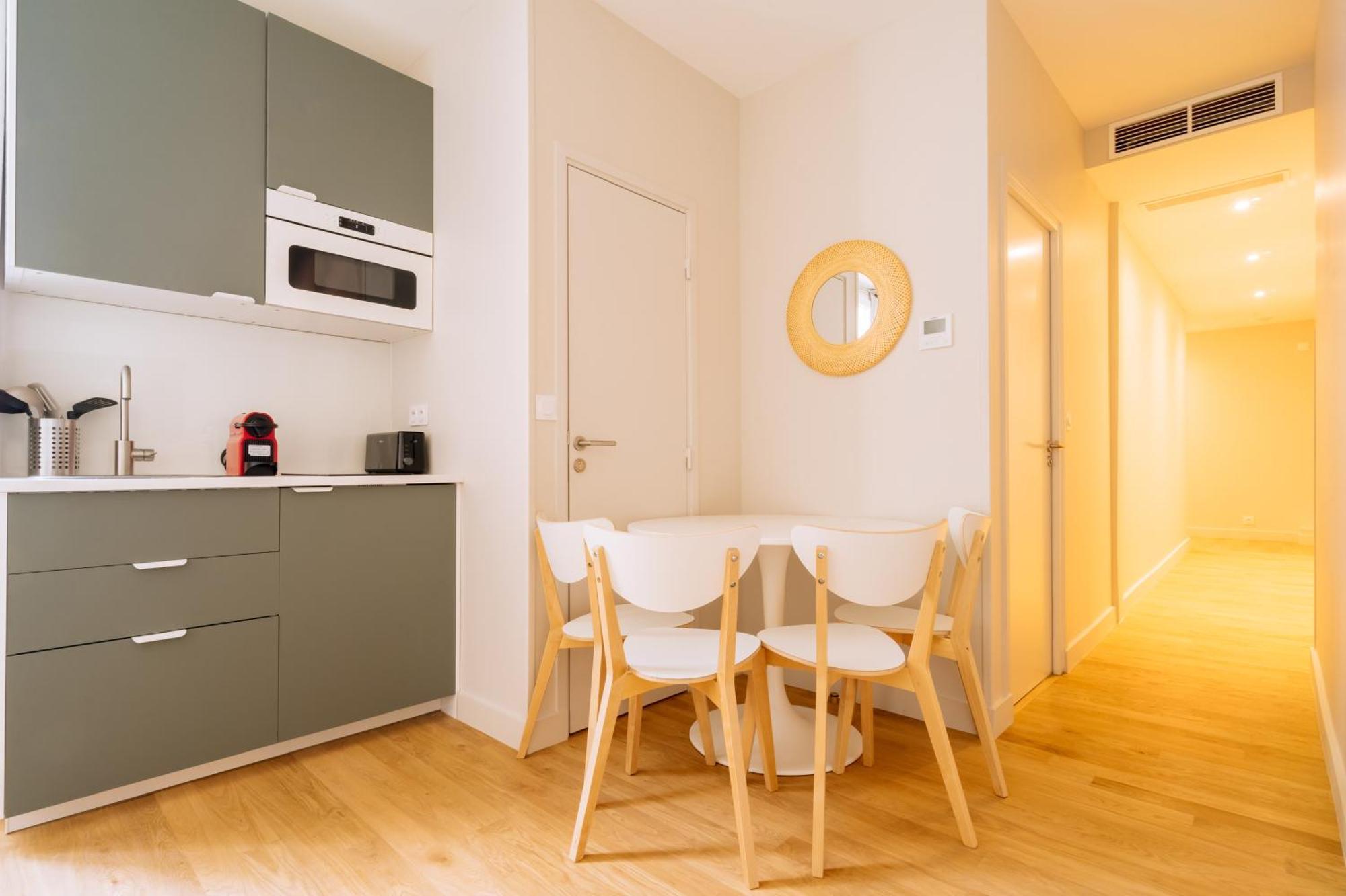 Stunning 1 Bedroom Apartment In Parigi Esterno foto