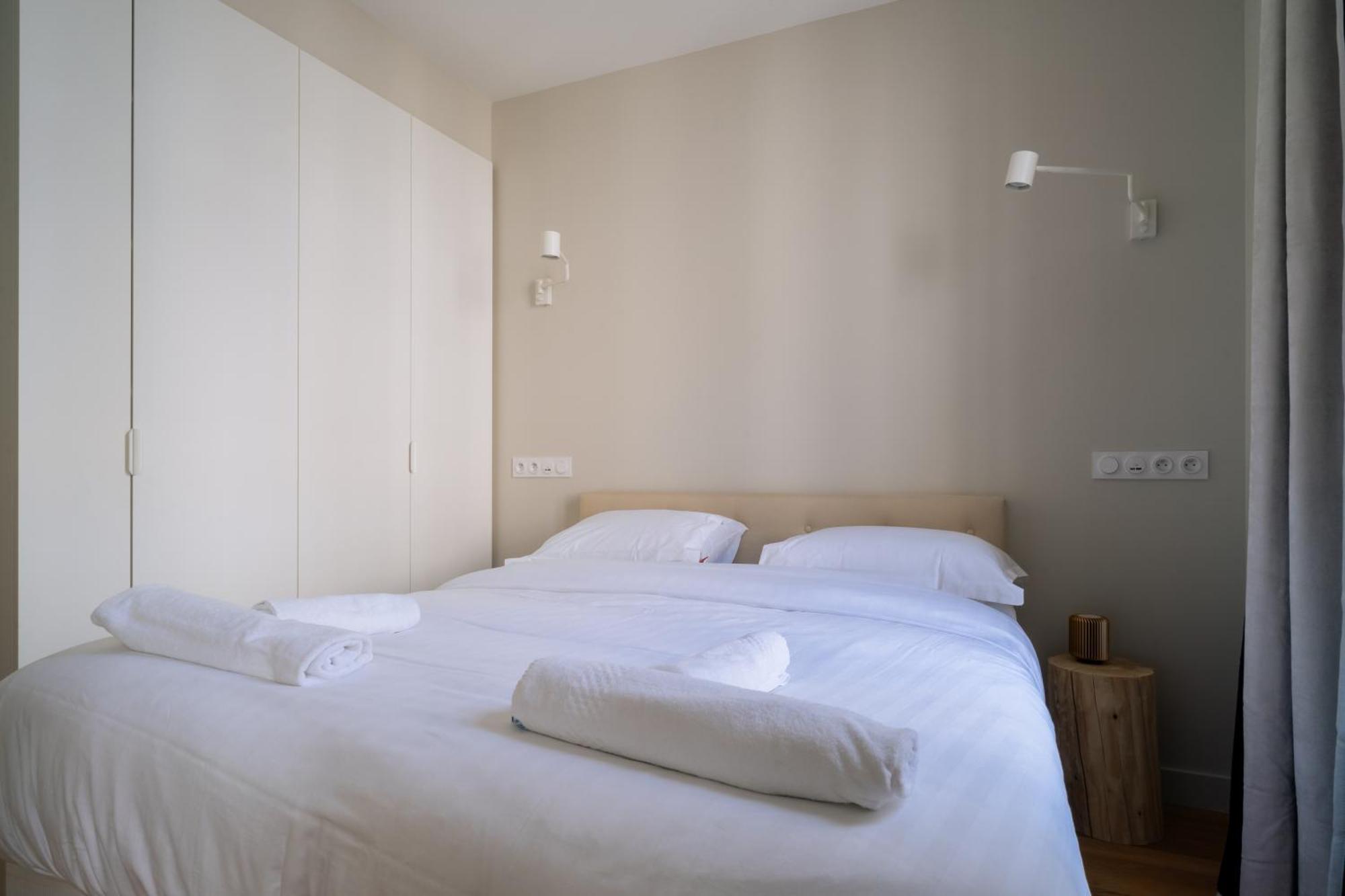 Stunning 1 Bedroom Apartment In Parigi Esterno foto