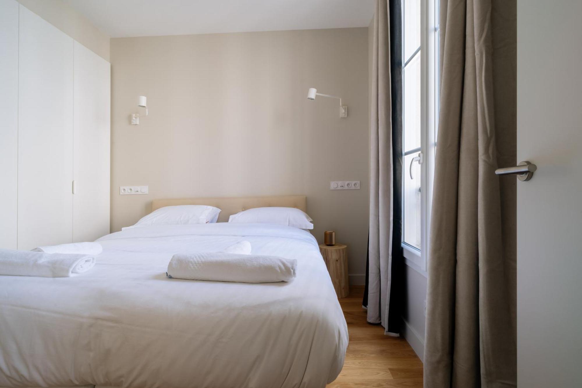 Stunning 1 Bedroom Apartment In Parigi Esterno foto