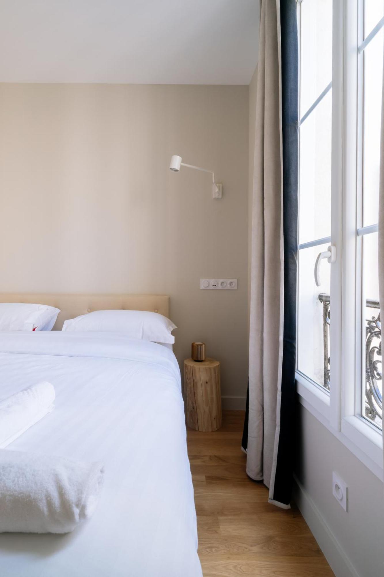 Stunning 1 Bedroom Apartment In Parigi Esterno foto