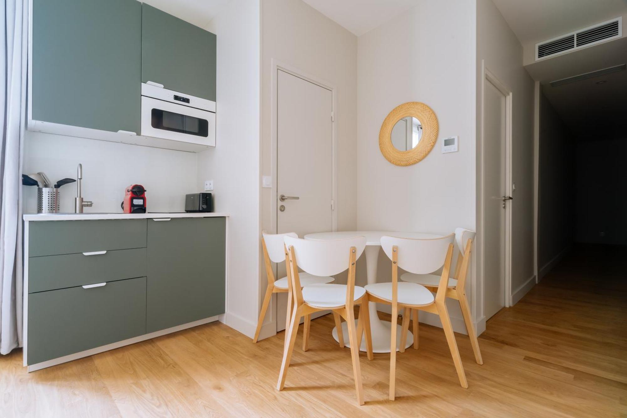 Stunning 1 Bedroom Apartment In Parigi Esterno foto