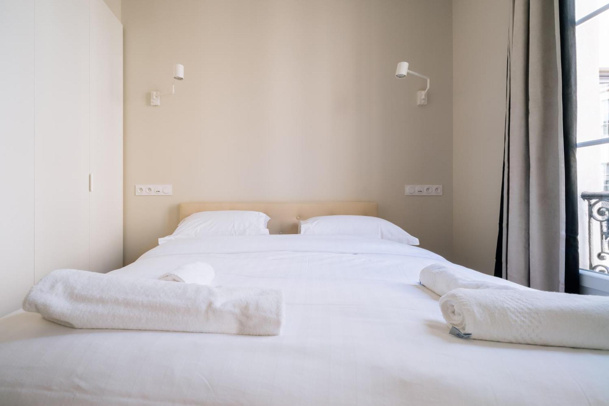 Stunning 1 Bedroom Apartment In Parigi Esterno foto